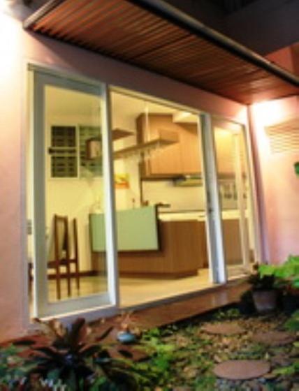 Baan Manusarn Bangkok Ngoại thất bức ảnh